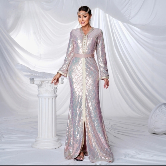 Pink V-Neck Bishop Sleeve Wedding Gown - Picture 13 of 13